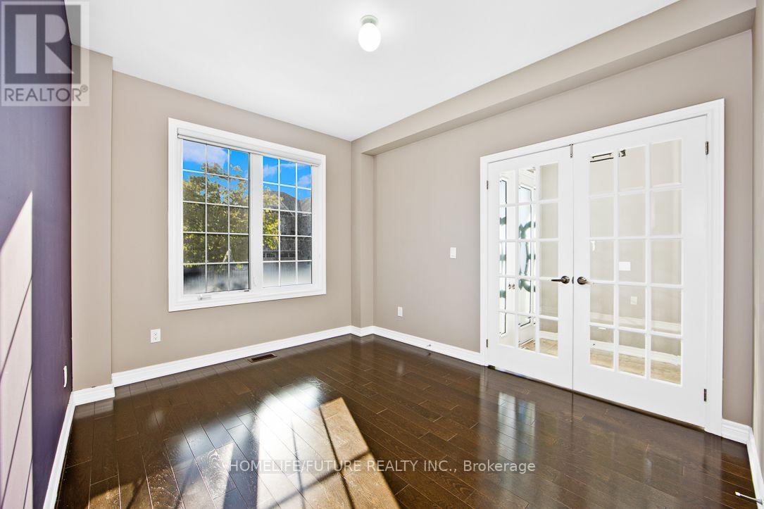 90 Greenspire Avenue, Markham, Ontario  L6E 0S2 - Photo 11 - N12356019