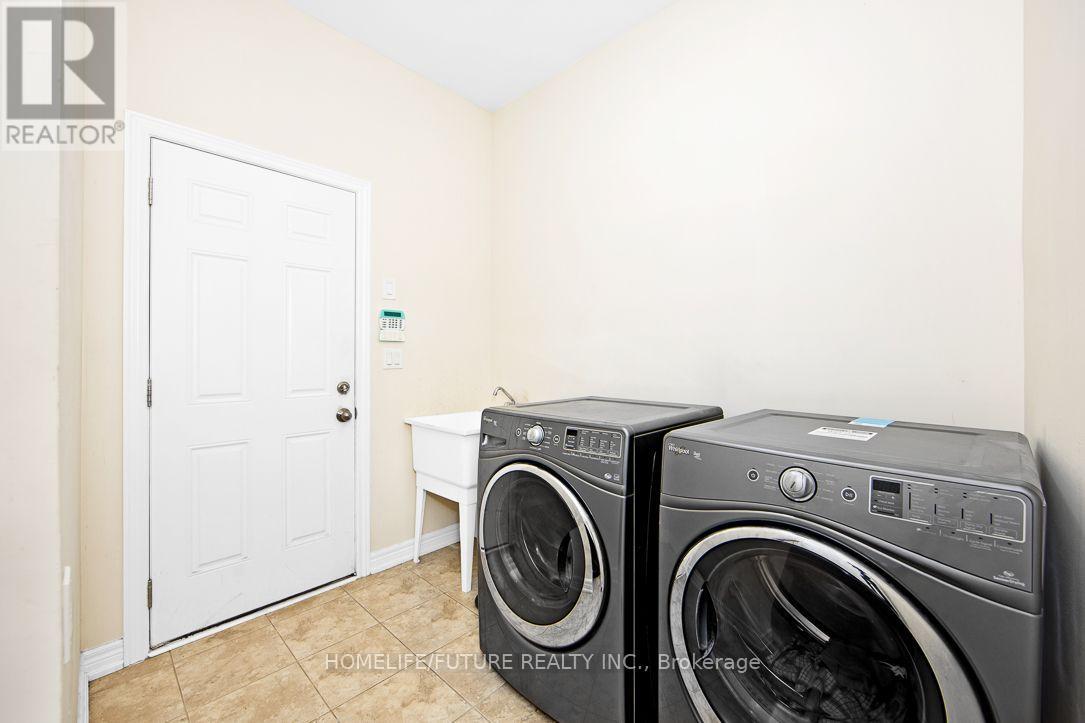 90 Greenspire Avenue, Markham, Ontario  L6E 0S2 - Photo 13 - N12356019