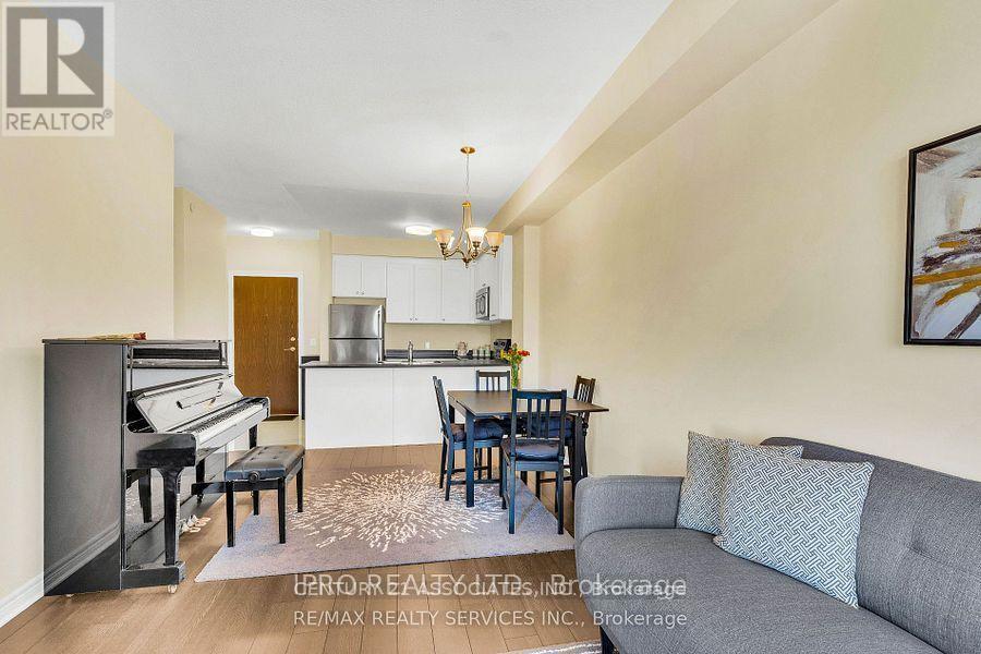 420 - 216 Oak Park Boulevard, Oakville, Ontario  L6H 0K3 - Photo 11 - W12356002