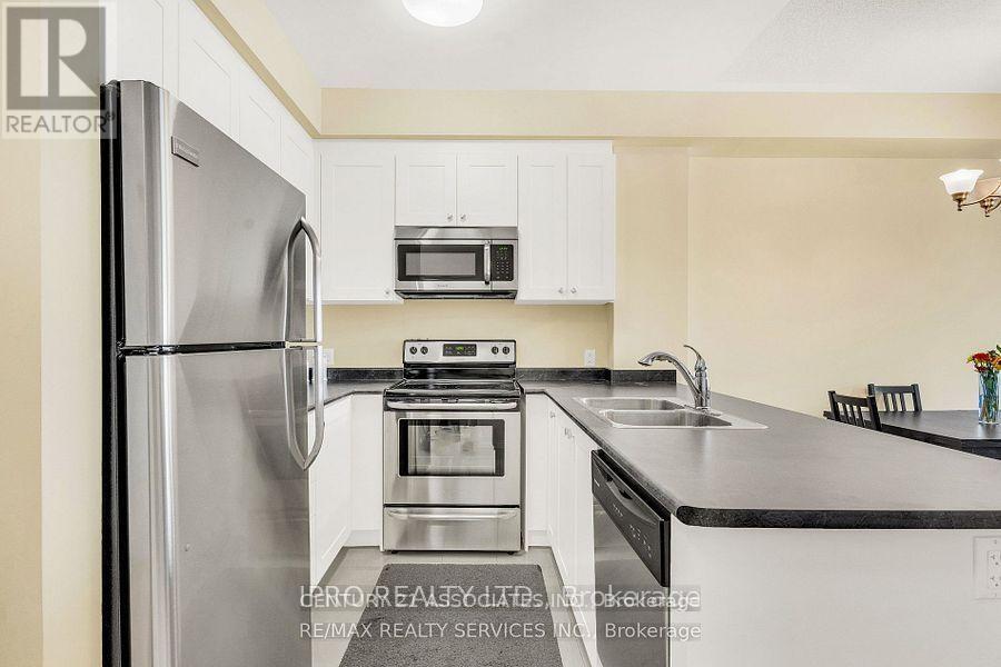 420 - 216 Oak Park Boulevard, Oakville, Ontario  L6H 0K3 - Photo 8 - W12356002