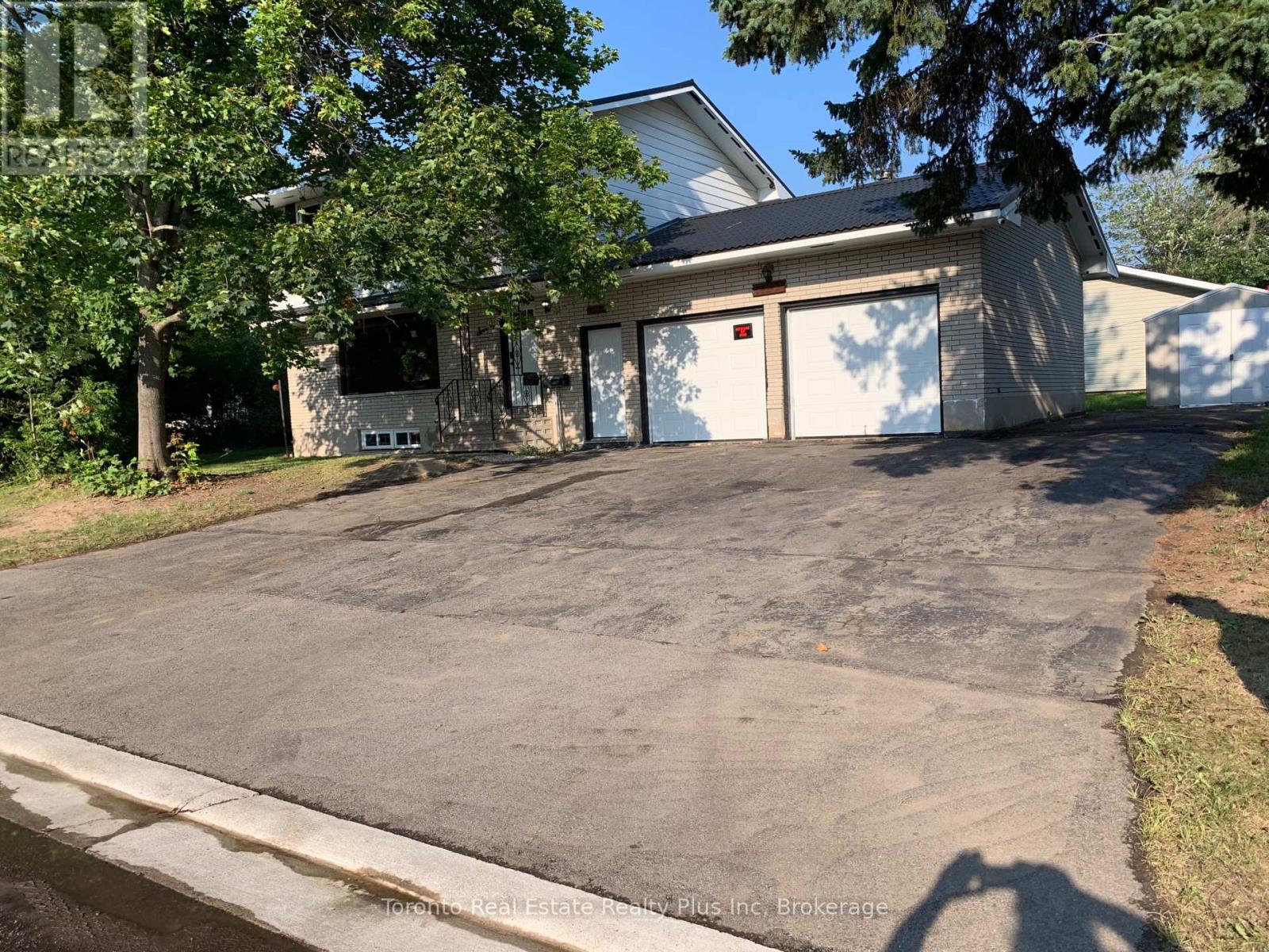 70 LASALLE CT CRESCENT, Sault Ste Marie, Ontario