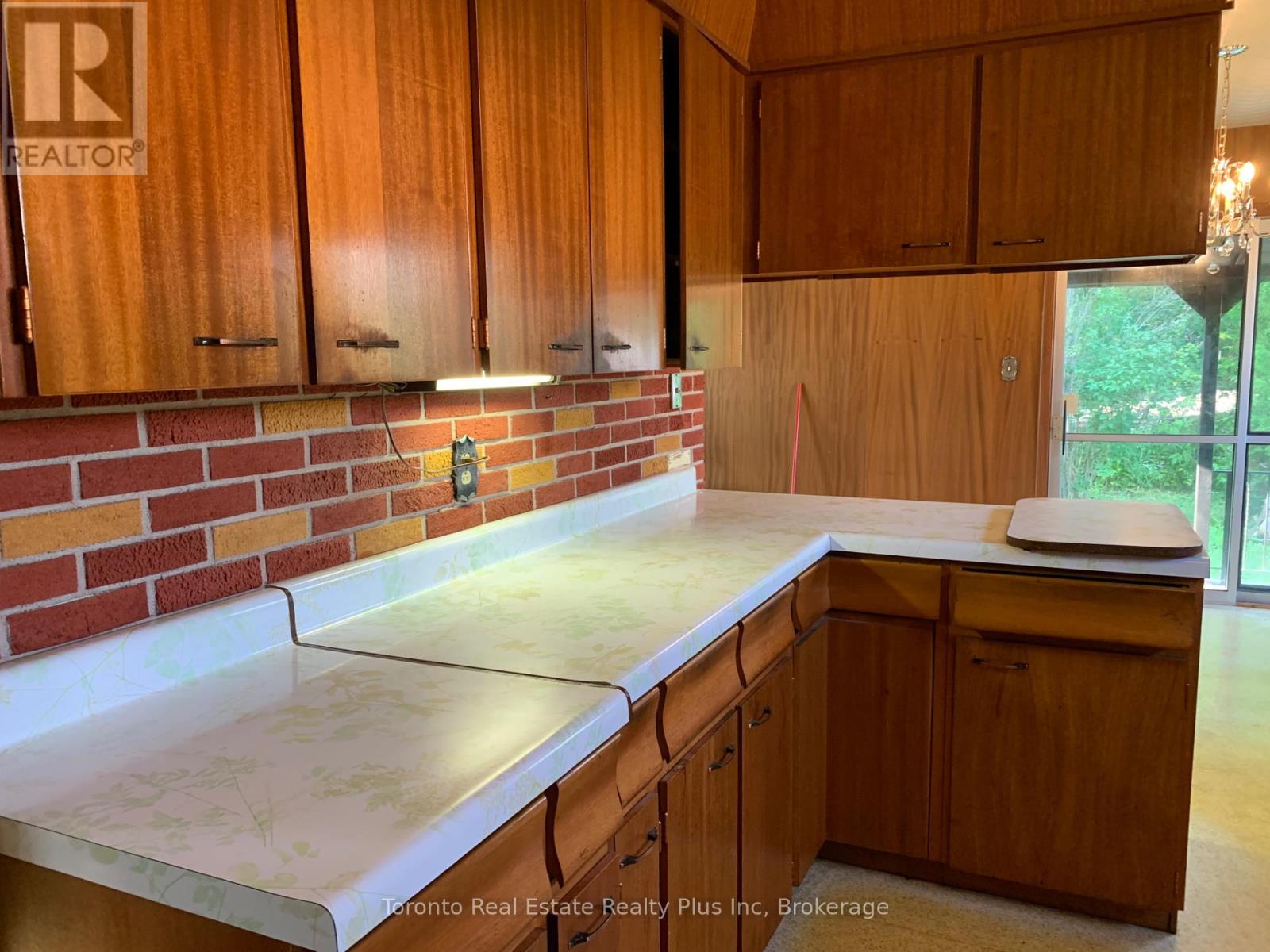 70 Lasalle Ct Crescent, Sault Ste Marie, Ontario  P6B 4R6 - Photo 12 - X12355982