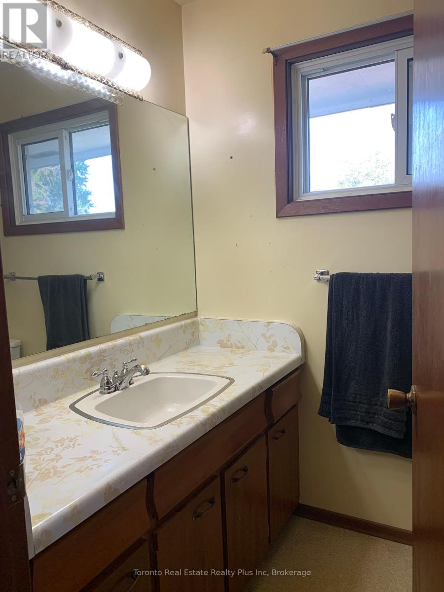 70 Lasalle Ct Crescent, Sault Ste Marie, Ontario  P6B 4R6 - Photo 22 - X12355982