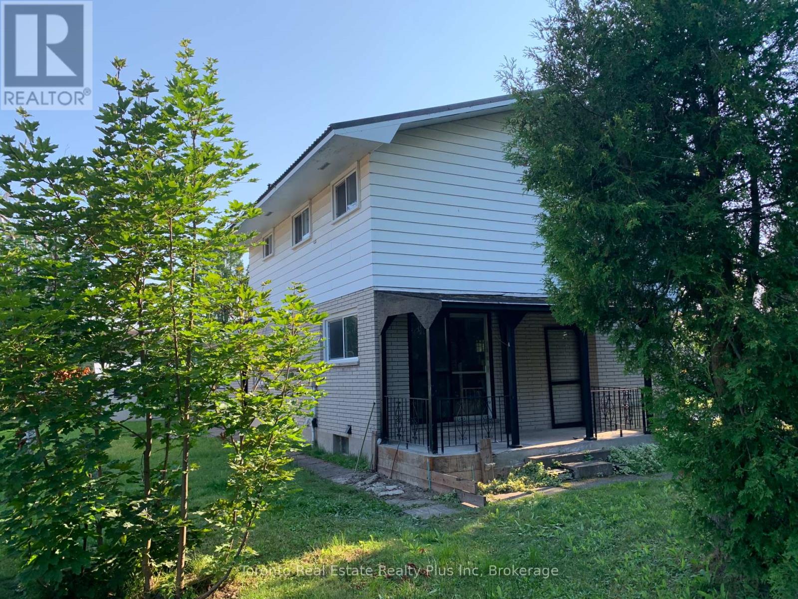 70 Lasalle Ct Crescent, Sault Ste Marie, Ontario  P6B 4R6 - Photo 5 - X12355982