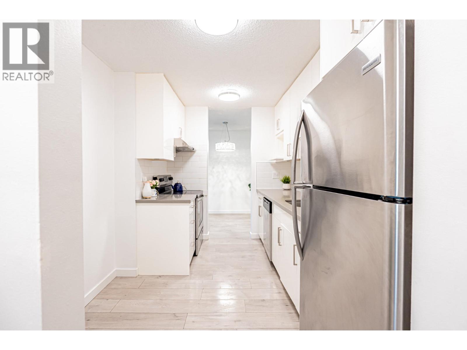 322 8591 WESTMINSTER HIGHWAY, Richmond, British Columbia