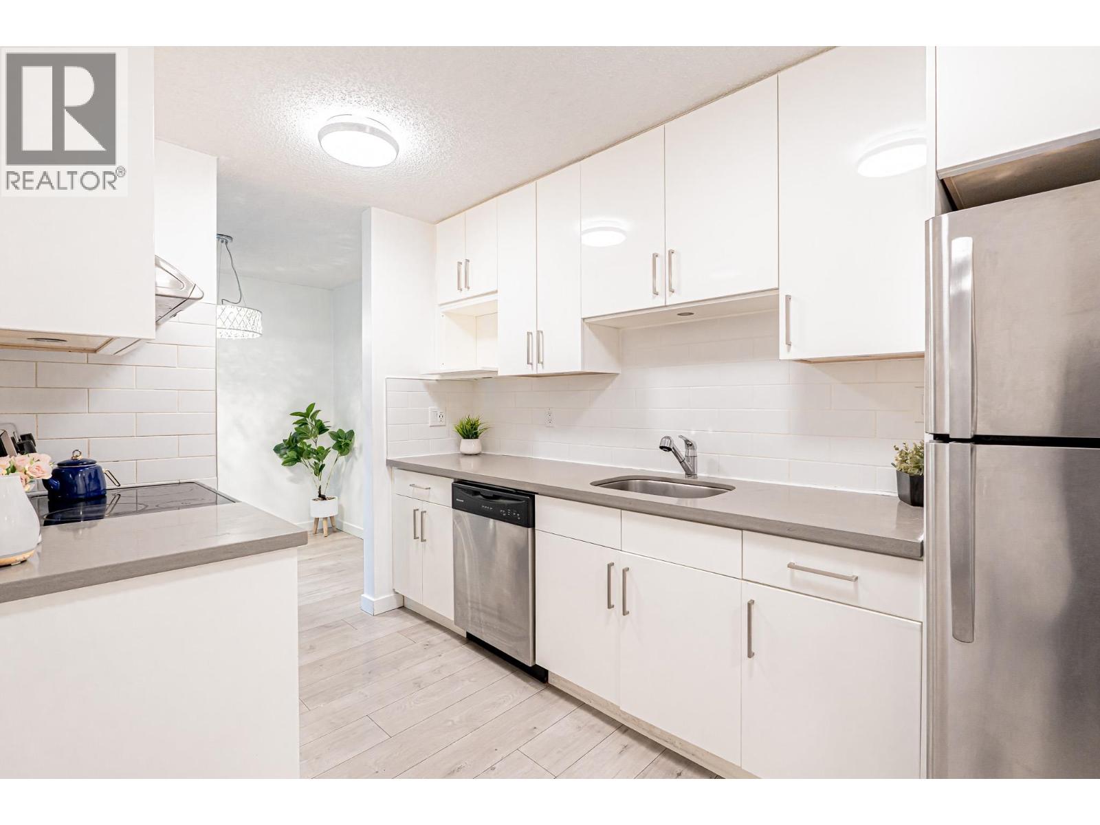 322 8591 Westminster Highway, Richmond, British Columbia  V6X 3E2 - Photo 2 - R3039189