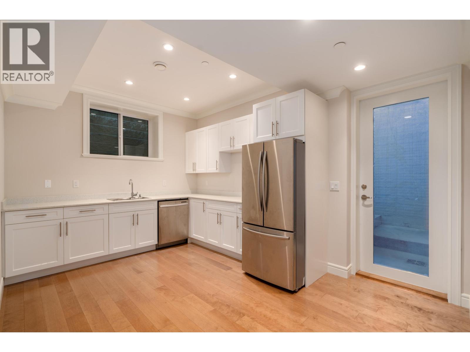 920 3rd Street, West Vancouver, British Columbia  V7T 2J3 - Photo 27 - R3039208