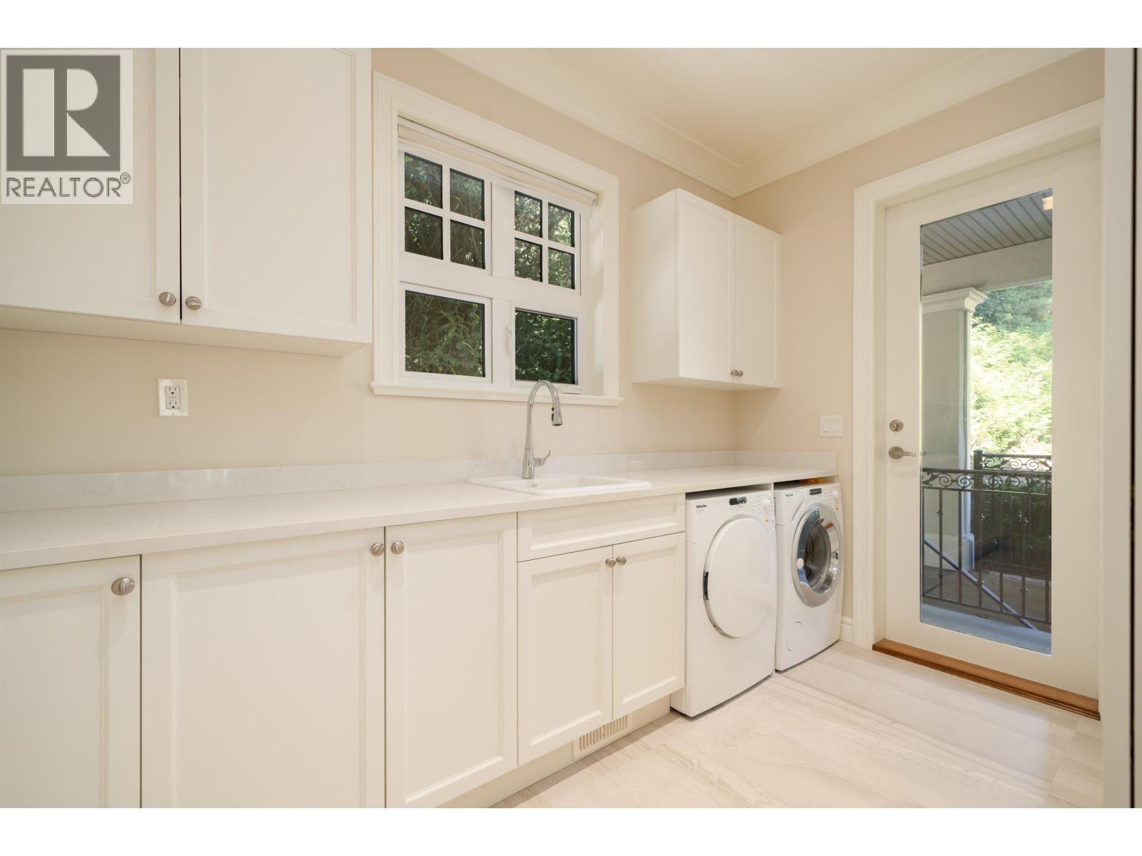 920 3rd Street, West Vancouver, British Columbia  V7T 2J3 - Photo 29 - R3039208