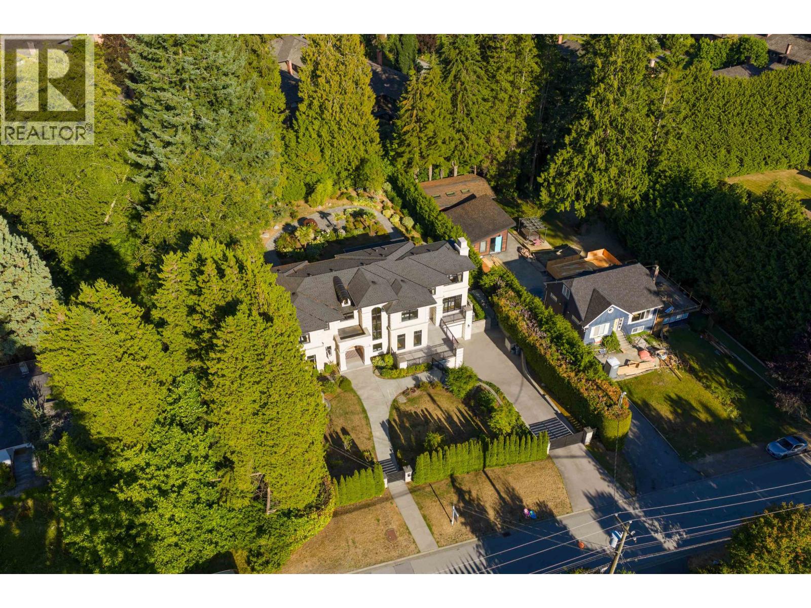 920 3rd Street, West Vancouver, British Columbia  V7T 2J3 - Photo 38 - R3039208