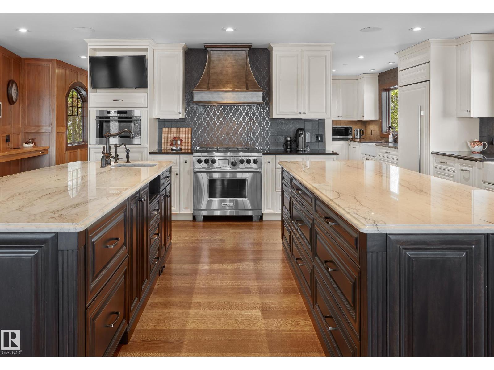 Property at 5 DONSDALE CR NW image 5