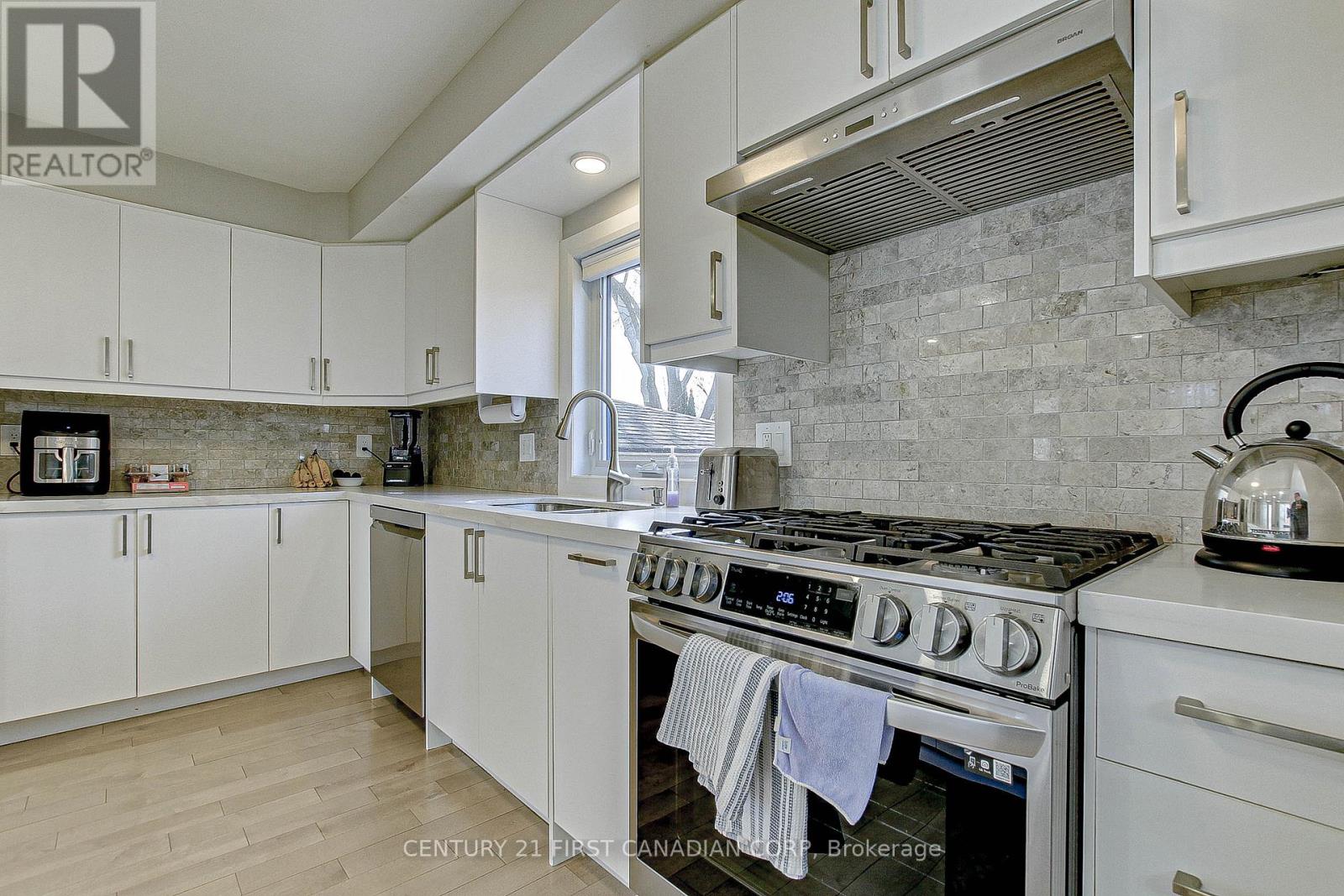 1473 Glengarry Avenue, London North, Ontario  N5X 1R2 - Photo 11 - X12356075