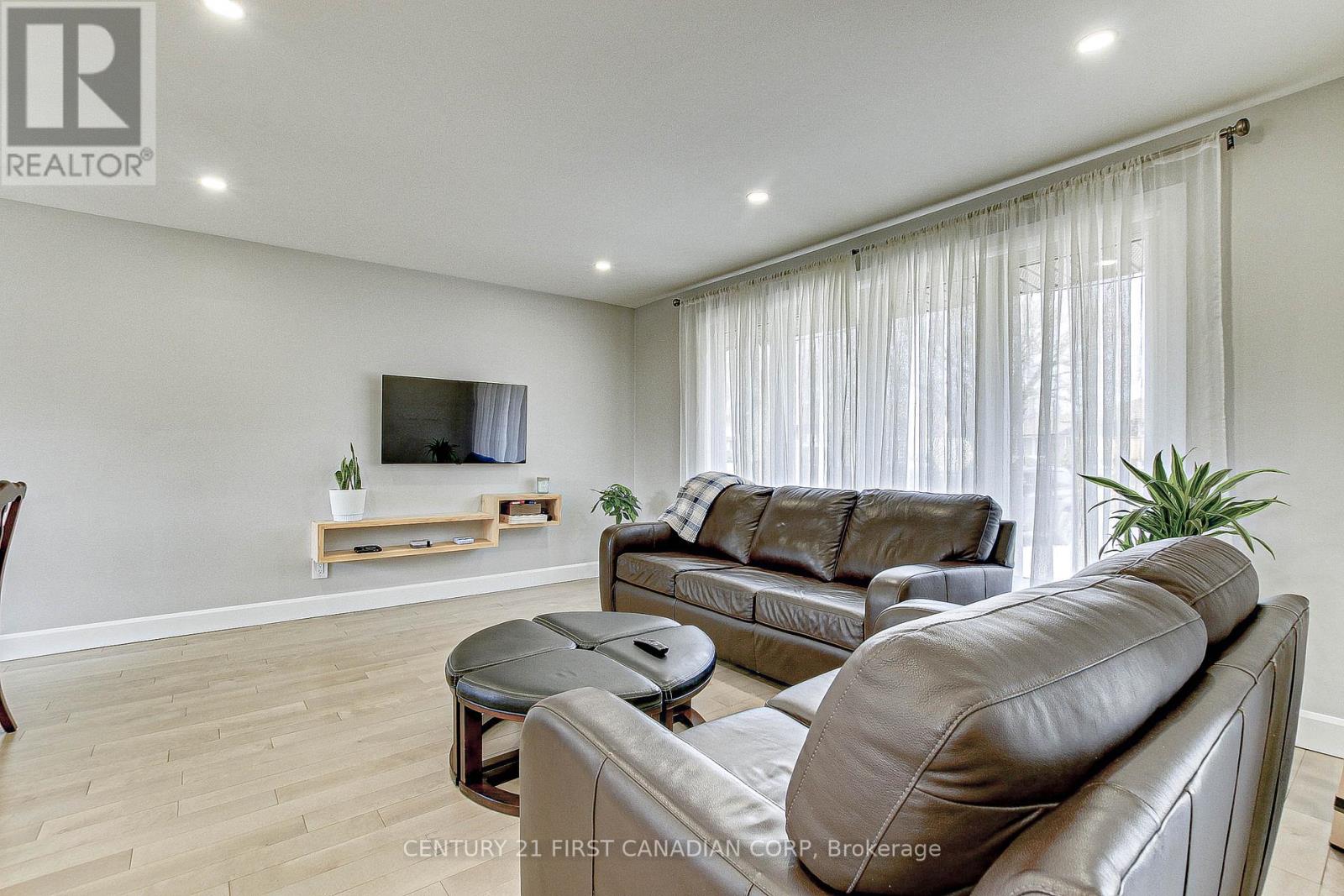 1473 Glengarry Avenue, London North, Ontario  N5X 1R2 - Photo 6 - X12356075