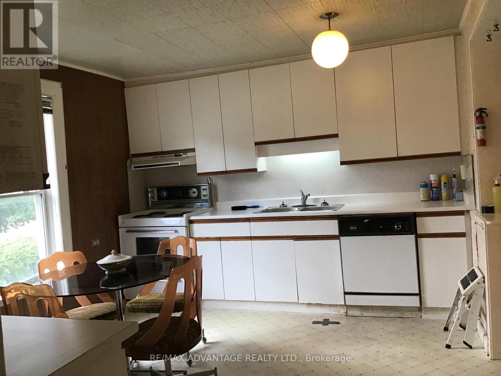 Property at 1082 MARGARET STREET image 4