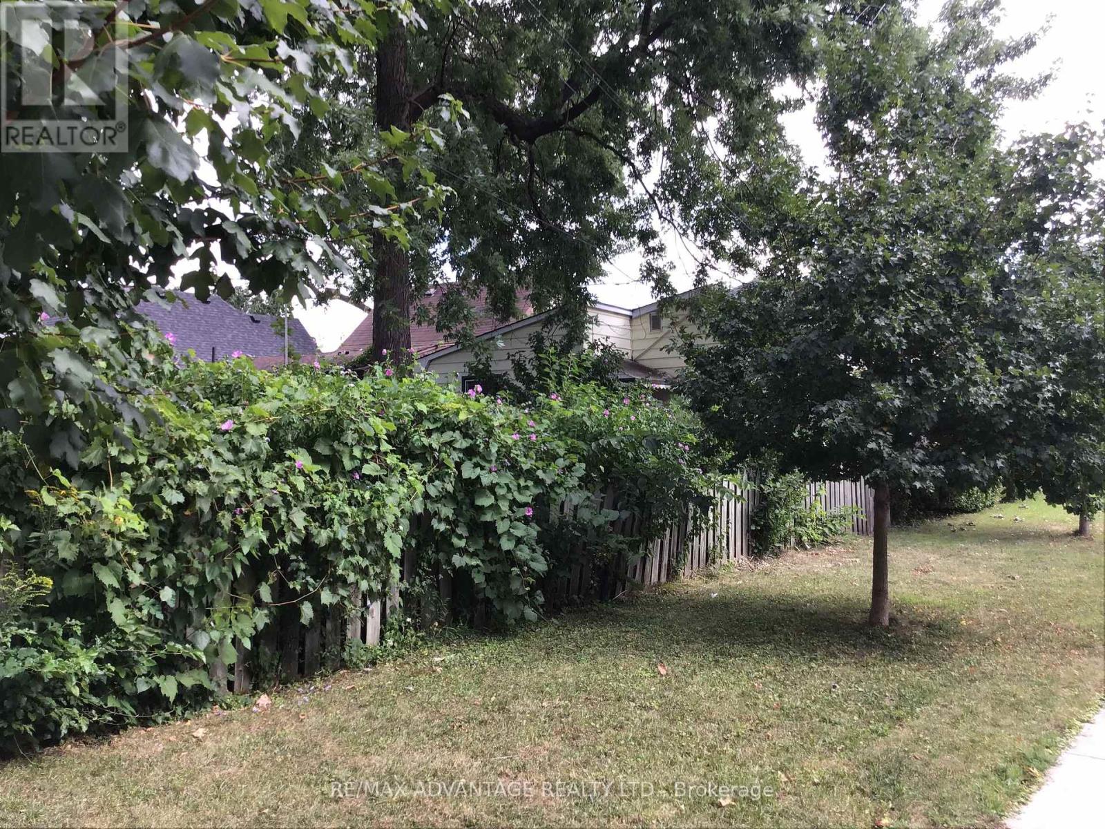 1082 Margaret Street, London East, Ontario  N5W 2K2 - Photo 8 - X12356080