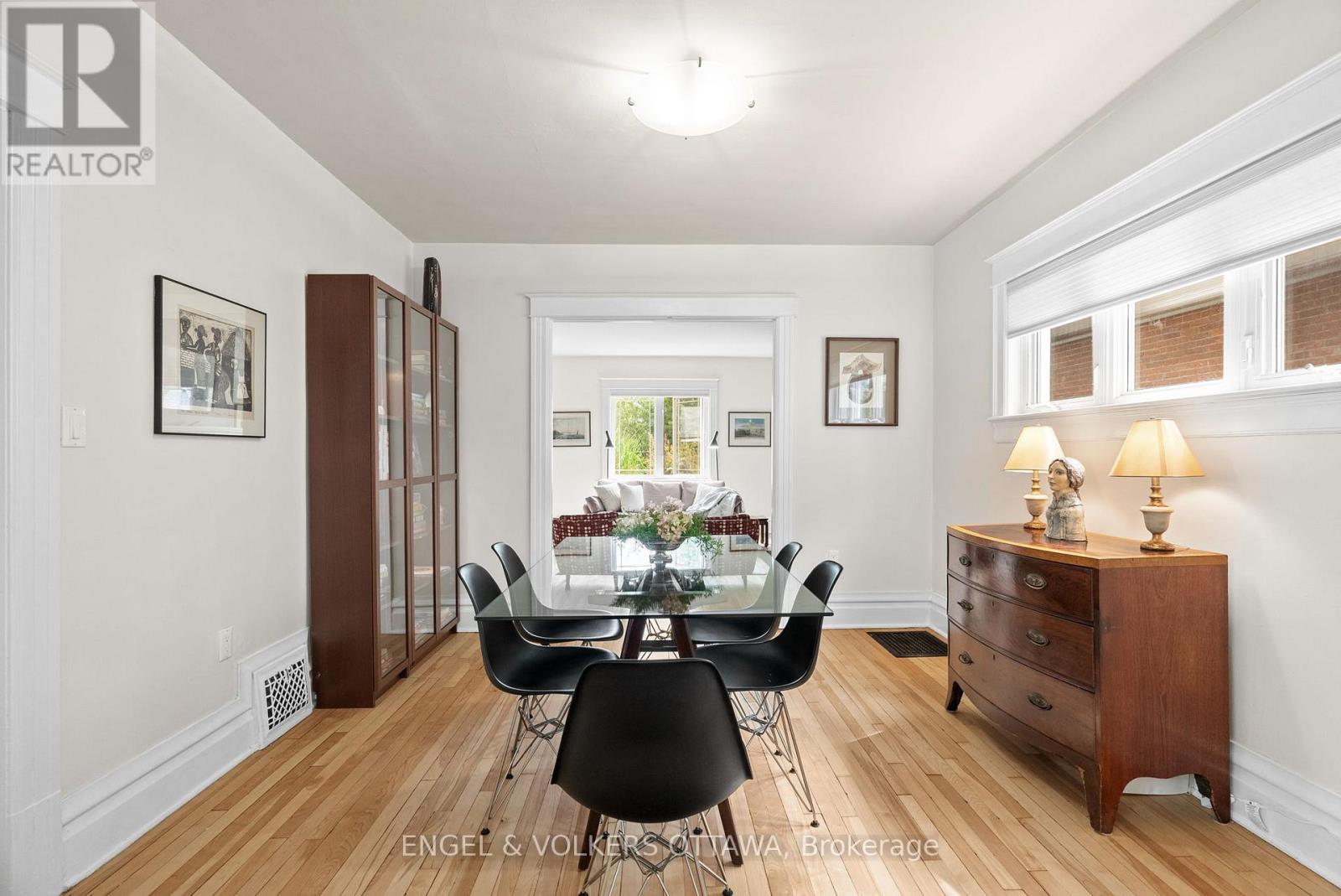 47 Fentiman Avenue, Ottawa, Ontario  K1S 0T5 - Photo 11 - X12356052