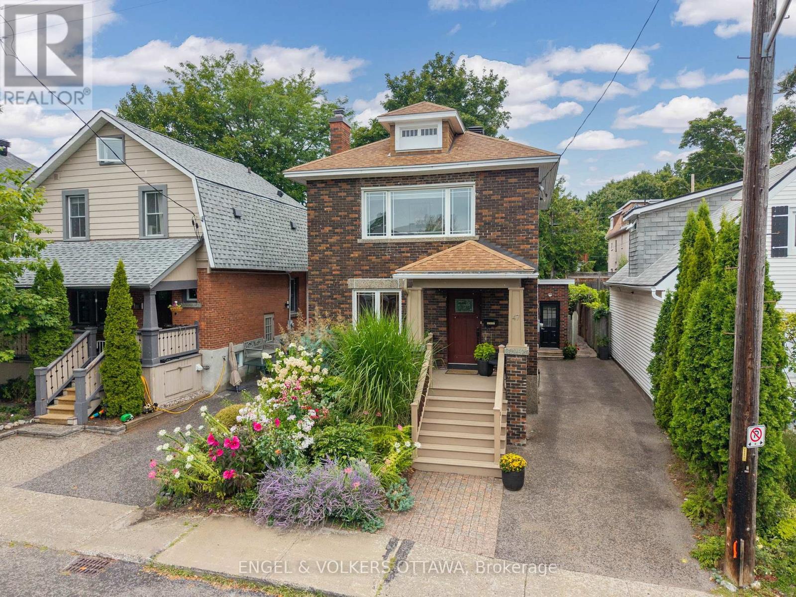 47 Fentiman Avenue, Ottawa, Ontario  K1S 0T5 - Photo 2 - X12356052