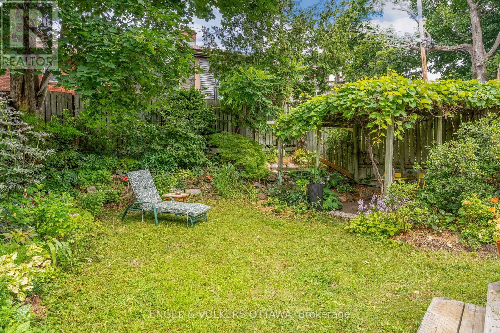 47 Fentiman Avenue, Ottawa, Ontario  K1S 0T5 - Photo 38 - X12356052