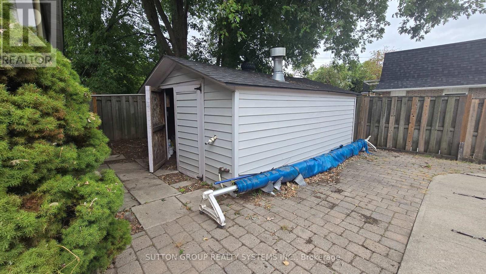 2232 Queensway Drive, Burlington, Ontario  L7R 3T1 - Photo 28 - W12356027