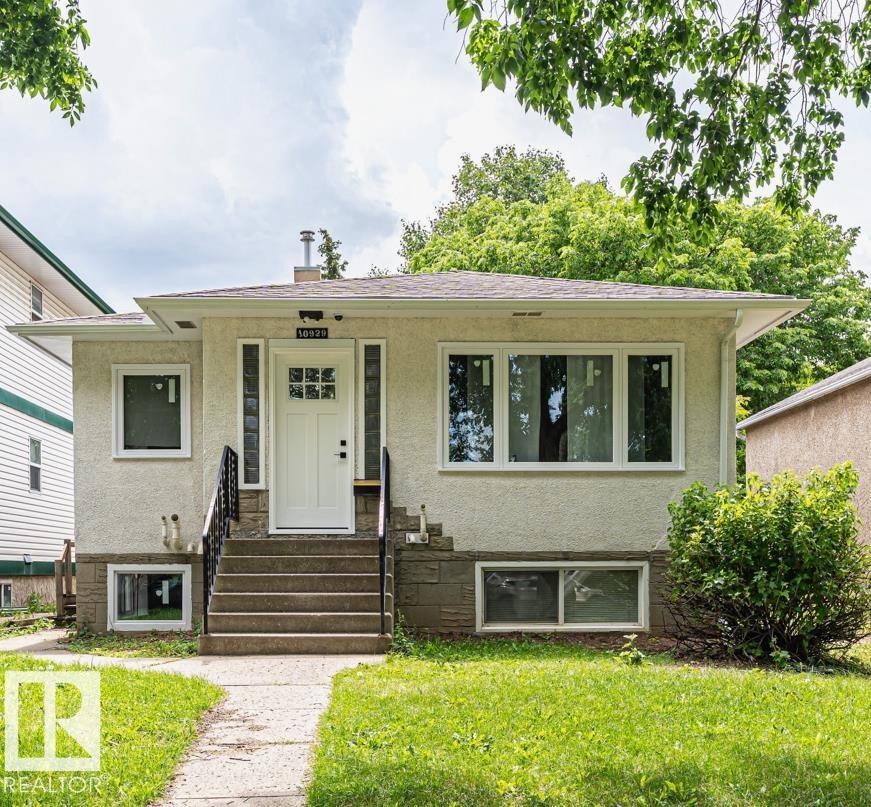 Property at 10929 74 AV NW image 1