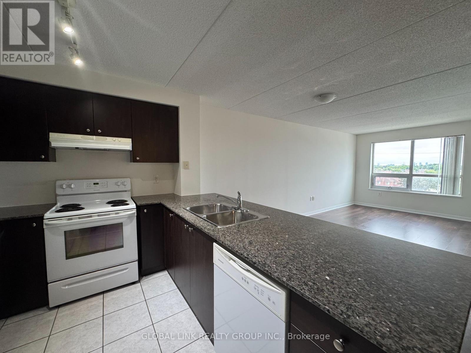 Property at 605 - 4600 STEELES AVENUE E image 3