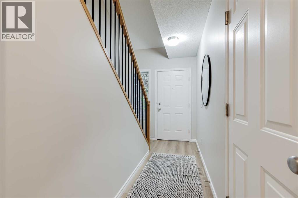 Property at 144 Everstone Place SW image 5