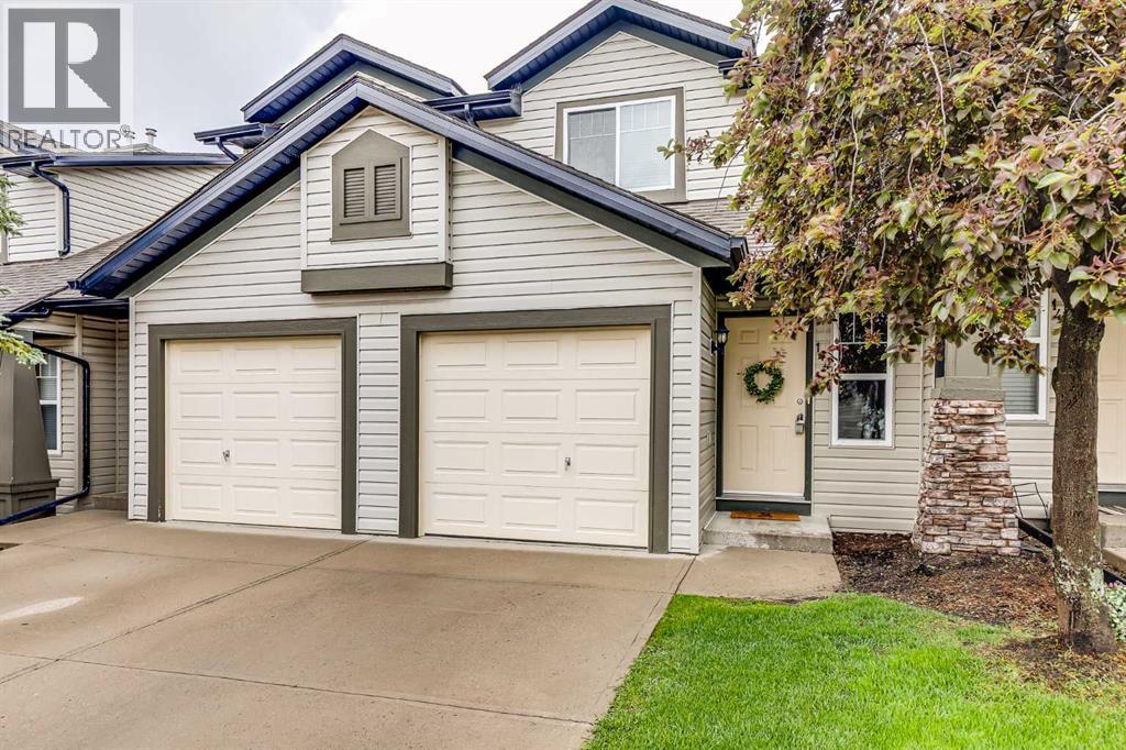 Property at 144 Everstone Place SW image 3