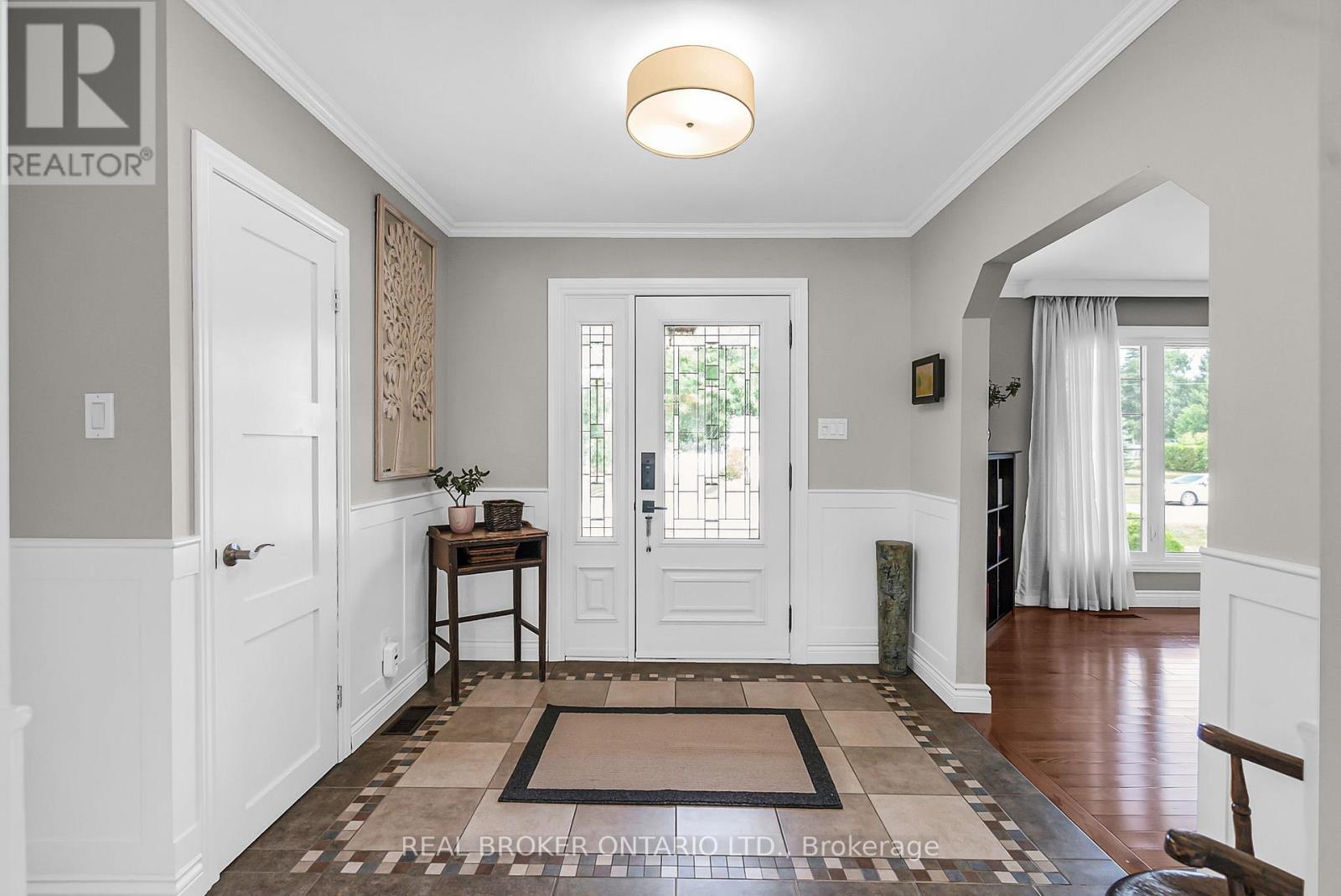19 Sunset Drive, Augusta, Ontario  K0E 1T0 - Photo 4 - X12356108