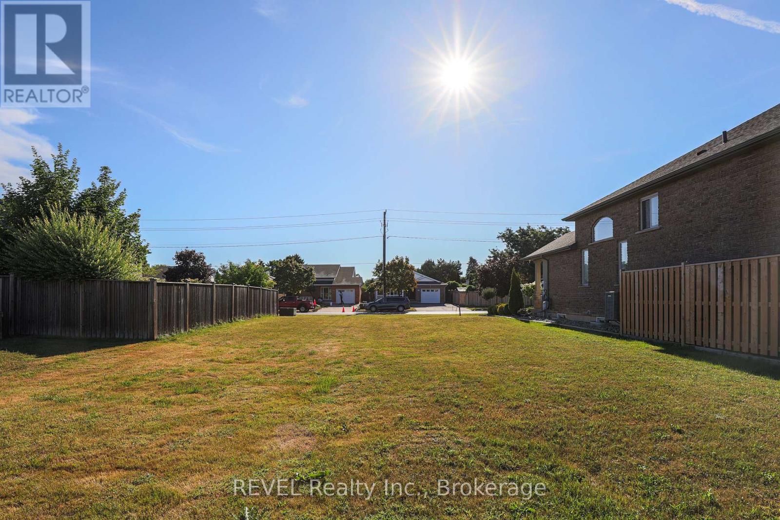 201 First Street Louth, St. Catharines, Ontario  L2W 1C2 - Photo 10 - X12356111
