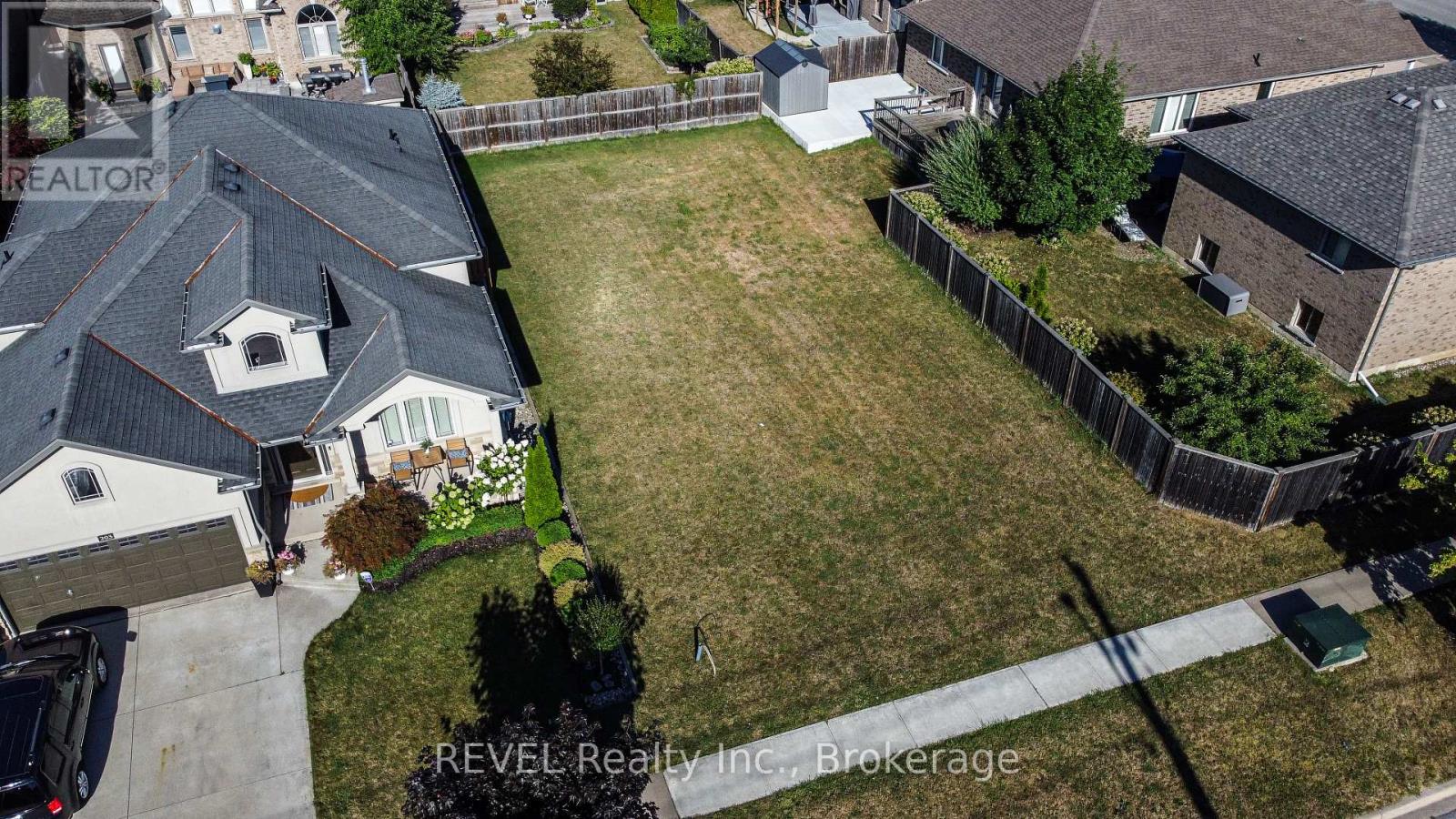 201 First Street Louth, St. Catharines, Ontario  L2W 1C2 - Photo 3 - X12356111
