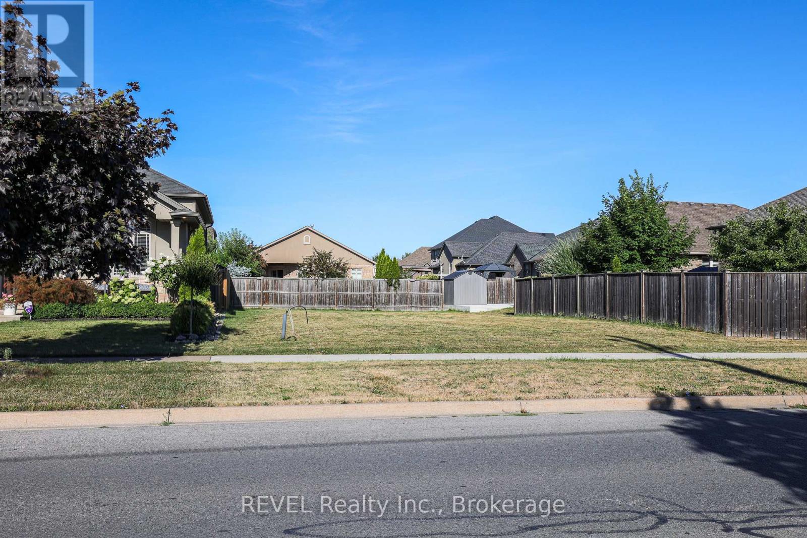 201 First Street Louth, St. Catharines, Ontario  L2W 1C2 - Photo 8 - X12356111