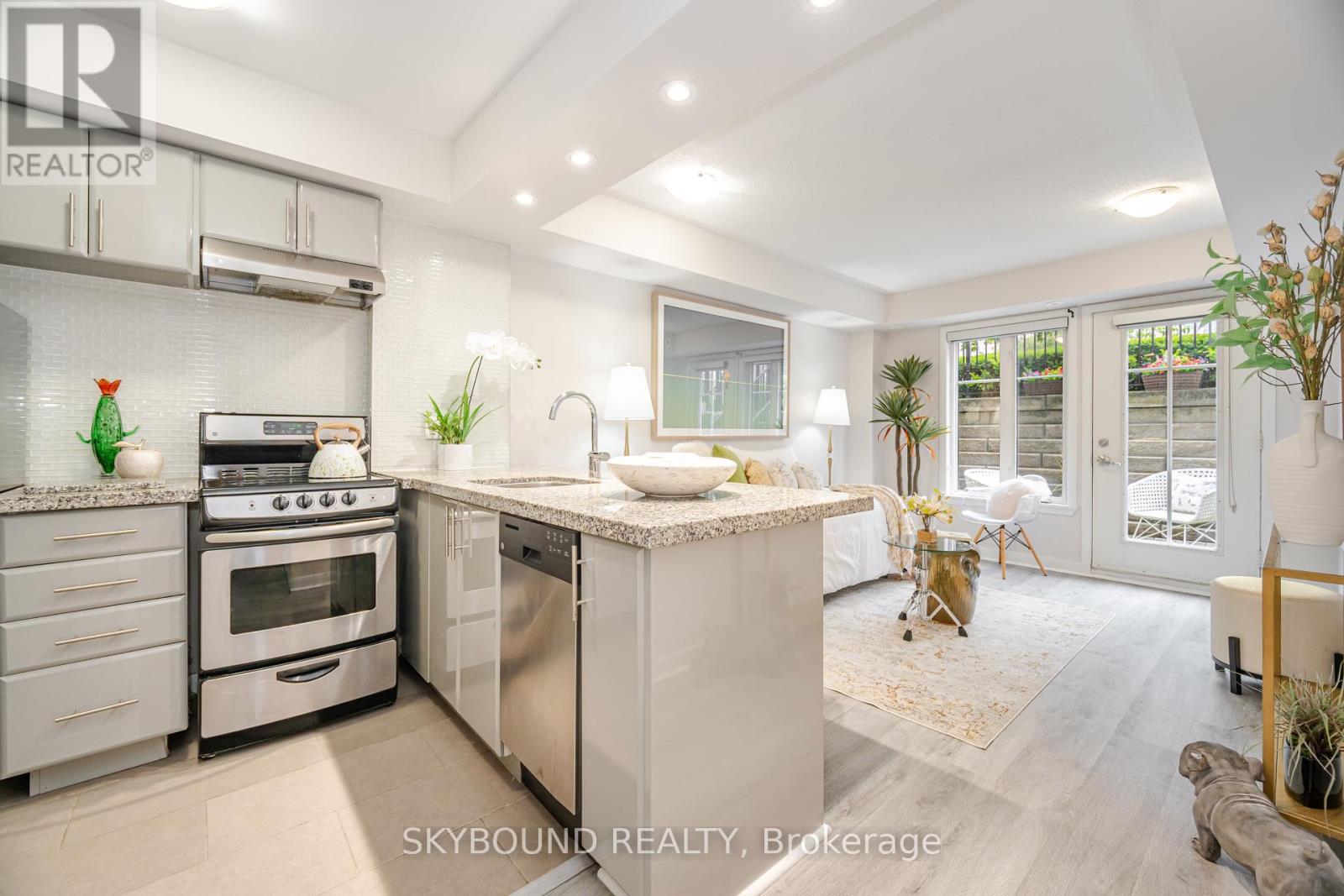 Th1223 - 21 Pirandello Street, Toronto, Ontario  M6K 3P4 - Photo 11 - C12356109