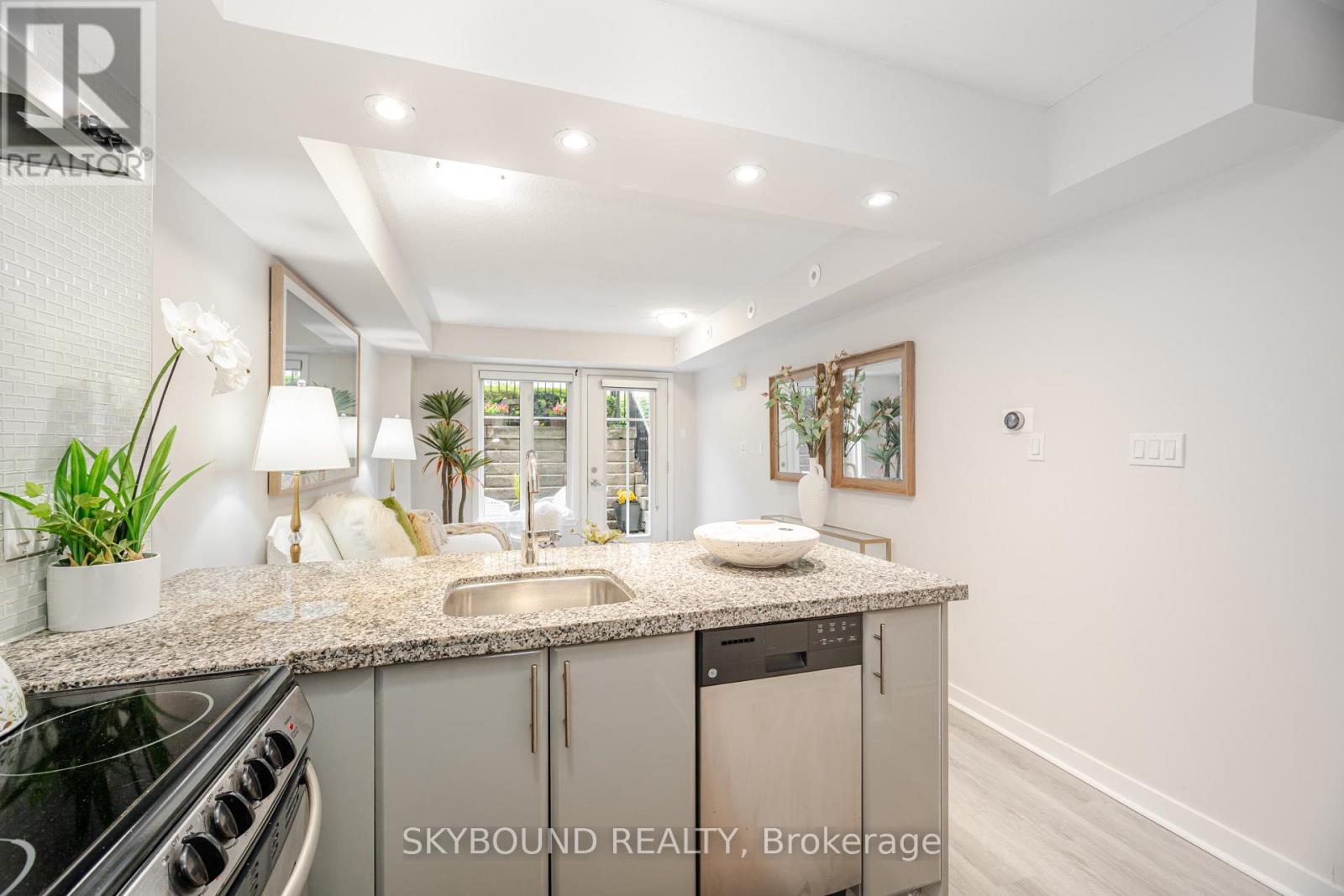 Th1223 - 21 Pirandello Street, Toronto, Ontario  M6K 3P4 - Photo 13 - C12356109