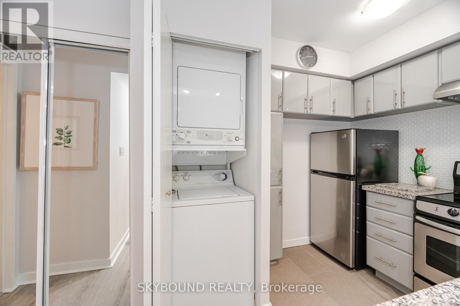 Th1223 - 21 Pirandello Street, Toronto, Ontario  M6K 3P4 - Photo 18 - C12356109