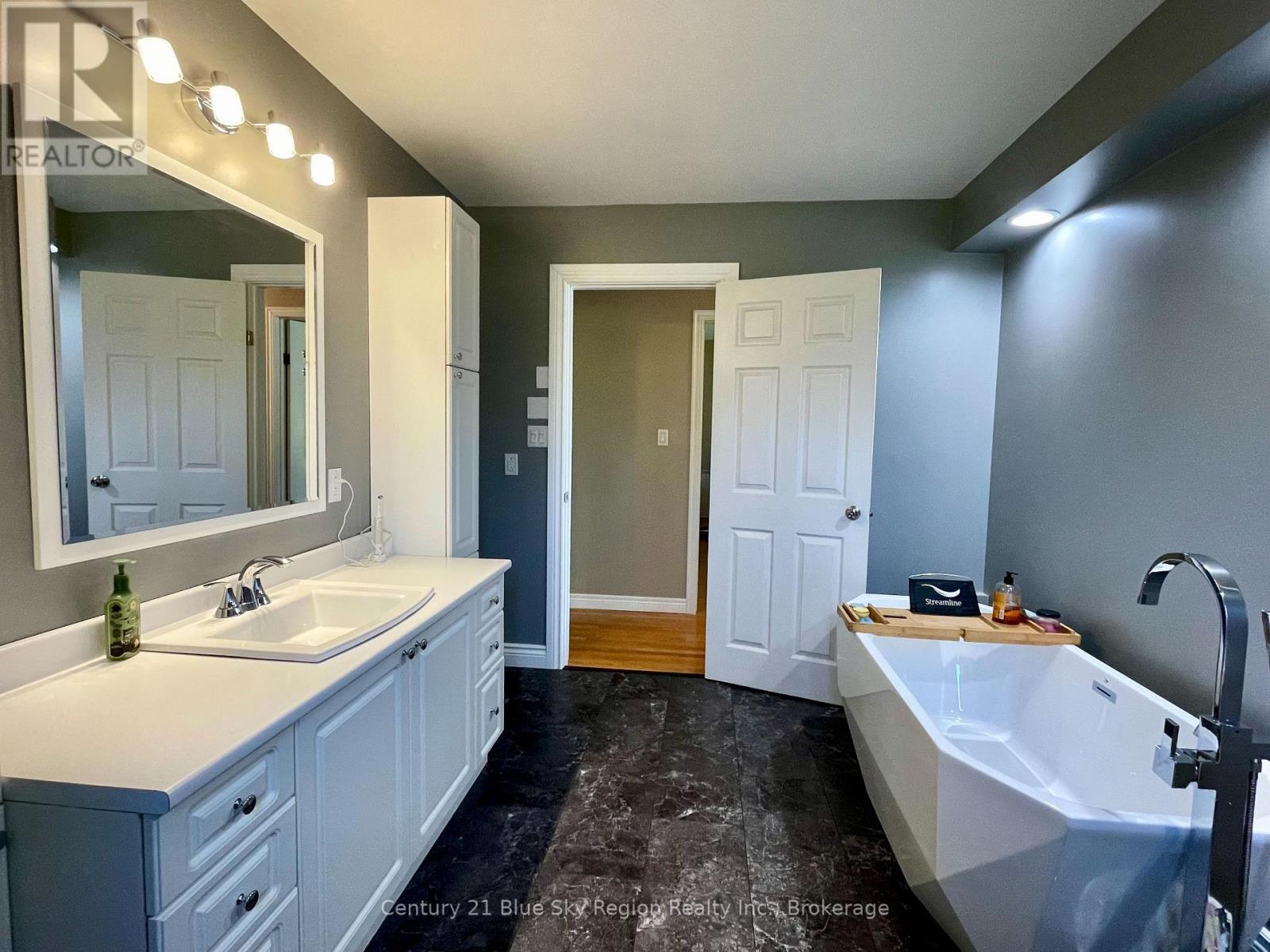 494 Salter Street, West Nipissing, Ontario  P2B 2T4 - Photo 16 - X12354412
