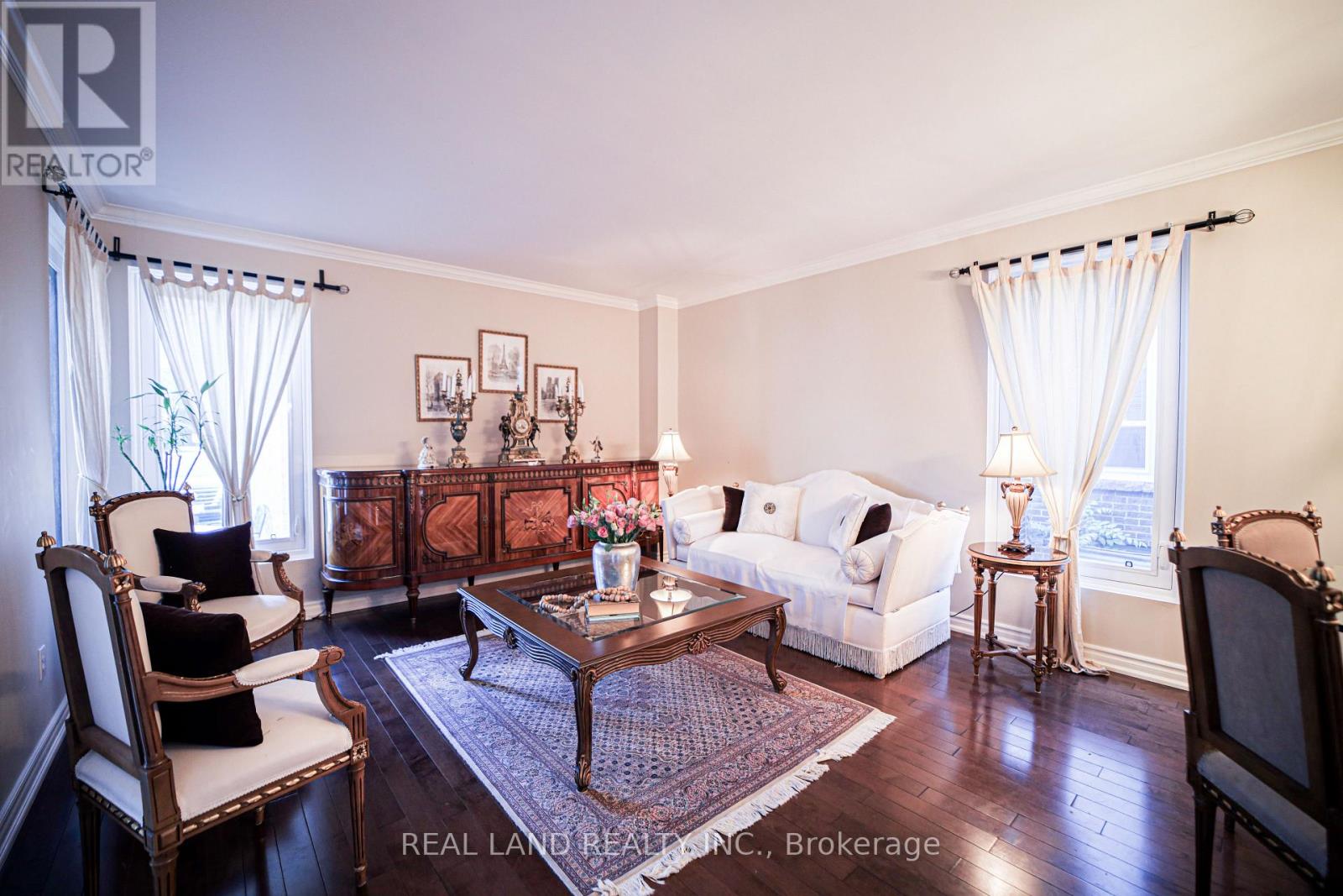 34 Lilac Avenue, Markham, Ontario  L3T 5K2 - Photo 2 - N12356115
