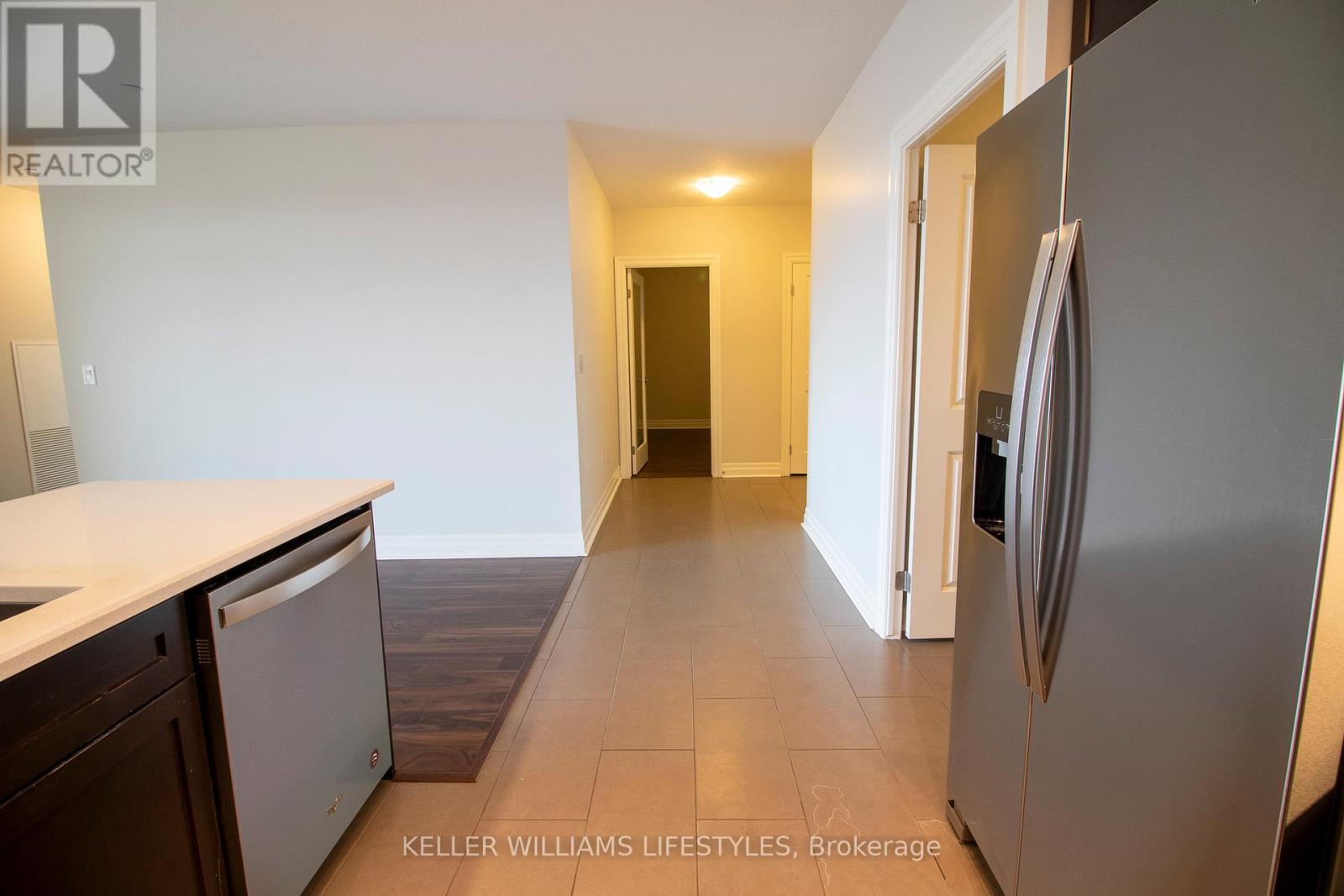 512 - 260 Village Walk Boulevard, London North, Ontario  N6G 0W6 - Photo 14 - X12356146