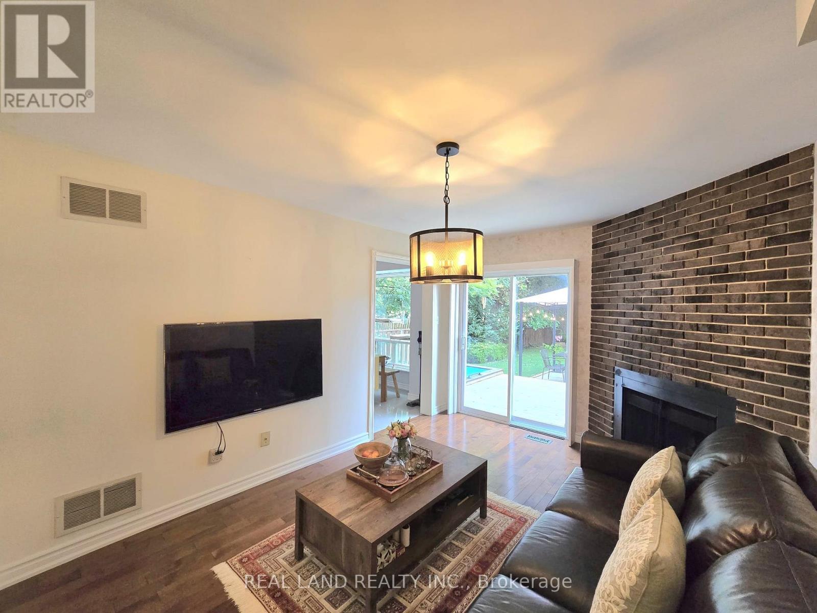 34 Lilac Avenue, Markham, Ontario  L3T 5K2 - Photo 10 - N12356115
