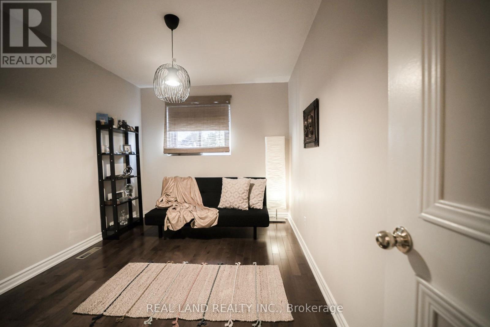 34 Lilac Avenue, Markham, Ontario  L3T 5K2 - Photo 13 - N12356115