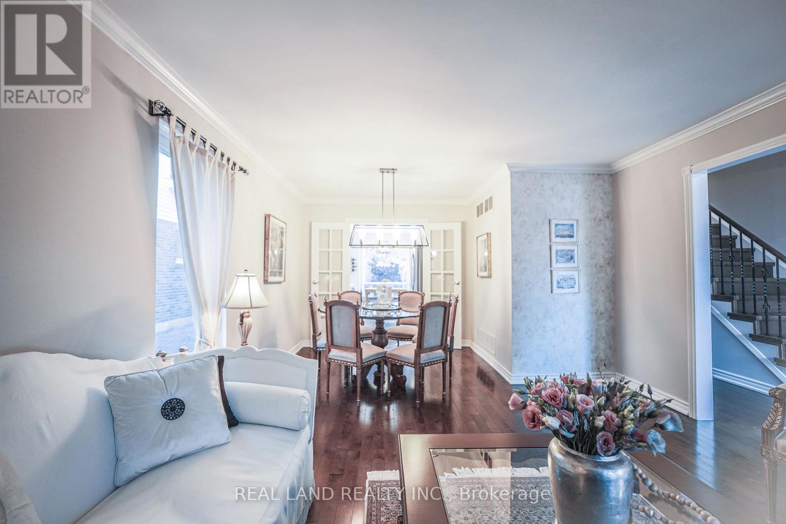 34 Lilac Avenue, Markham, Ontario  L3T 5K2 - Photo 6 - N12356115
