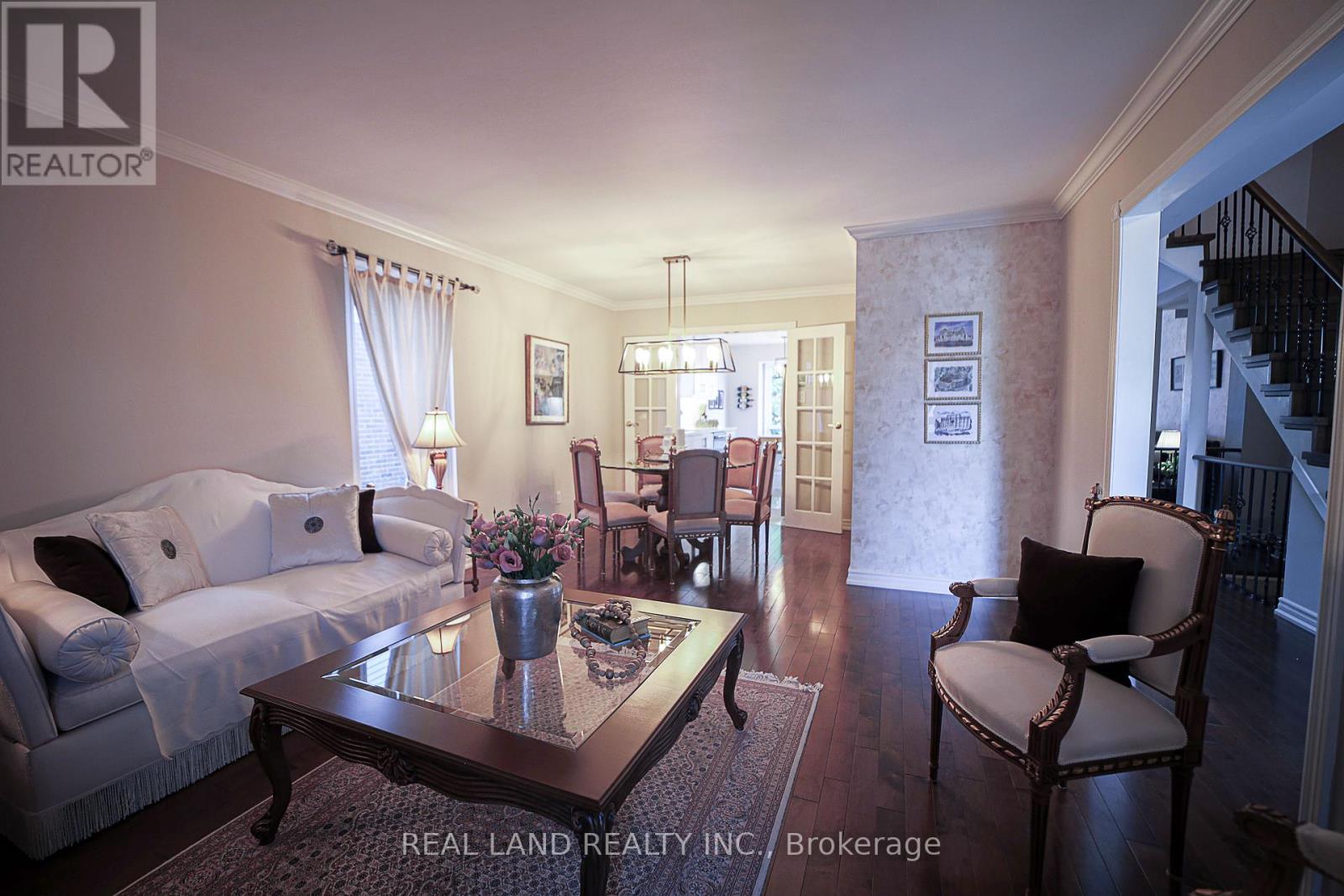 34 Lilac Avenue, Markham, Ontario  L3T 5K2 - Photo 3 - N12356115