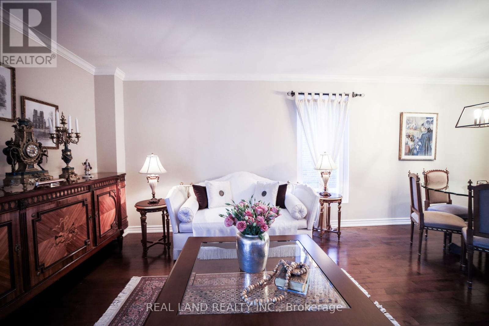 34 Lilac Avenue, Markham, Ontario  L3T 5K2 - Photo 5 - N12356115