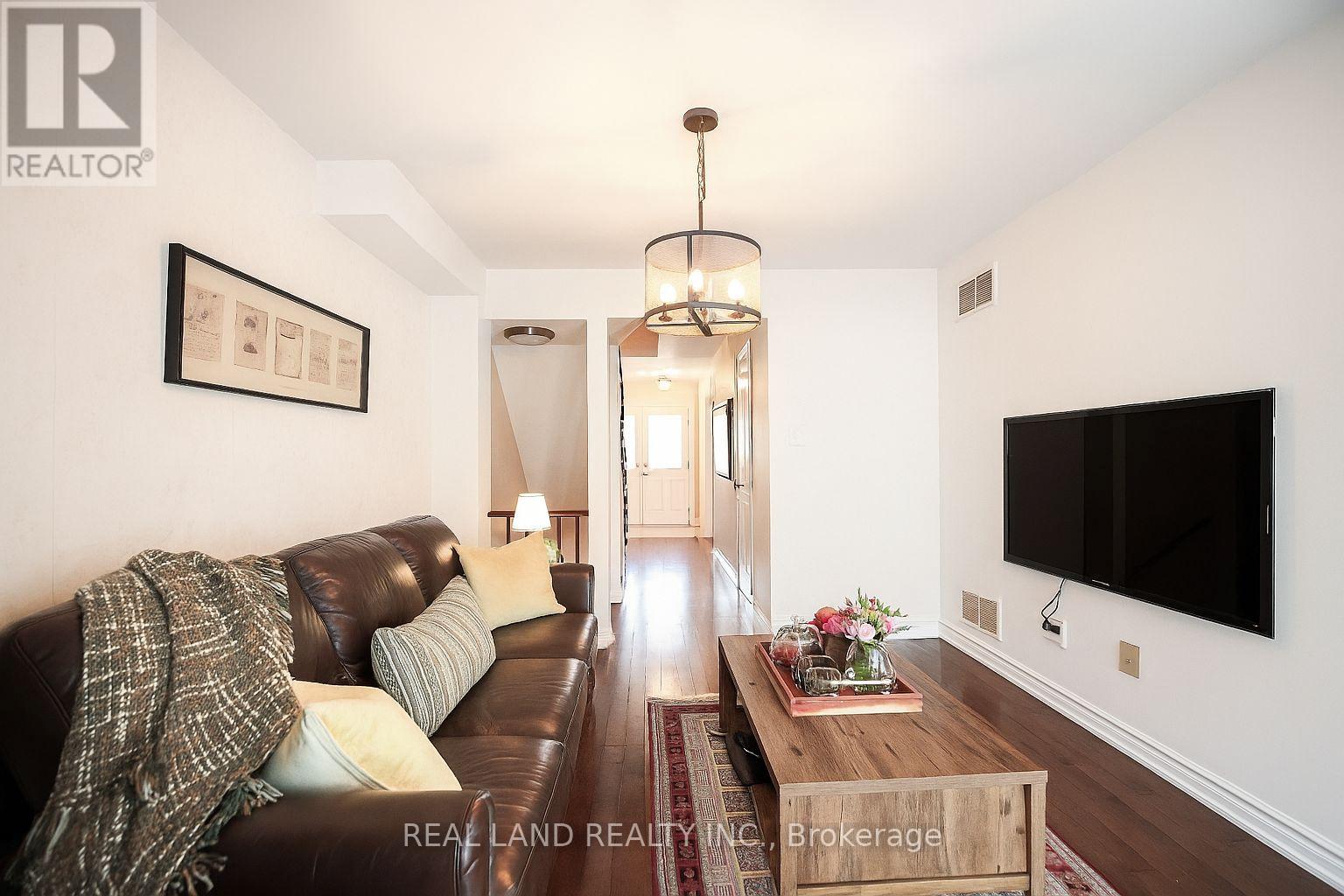 34 Lilac Avenue, Markham, Ontario  L3T 5K2 - Photo 9 - N12356115