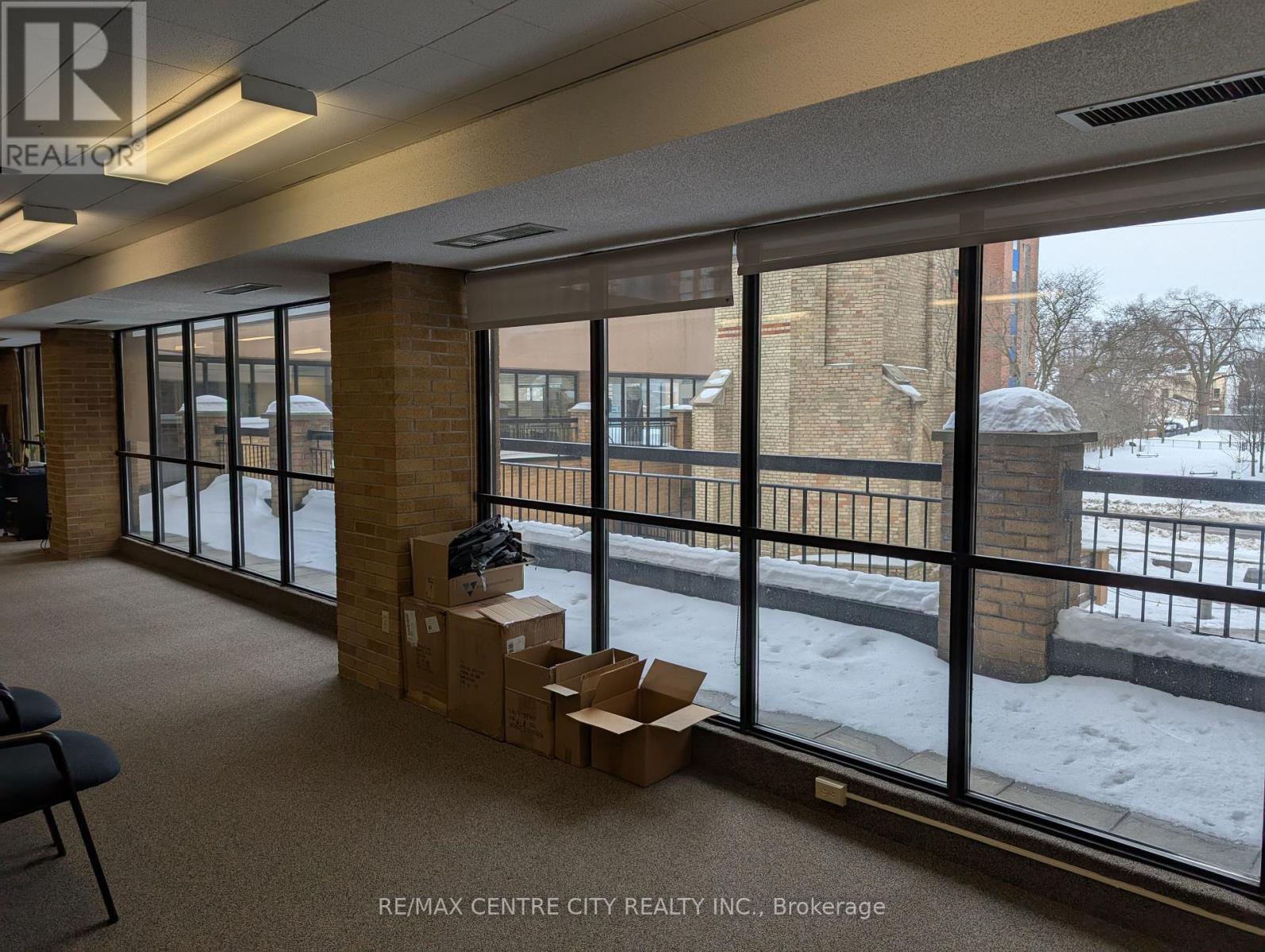 221 - 379 Dundas Street, London East, Ontario  N6B 1V5 - Photo 3 - X12356176