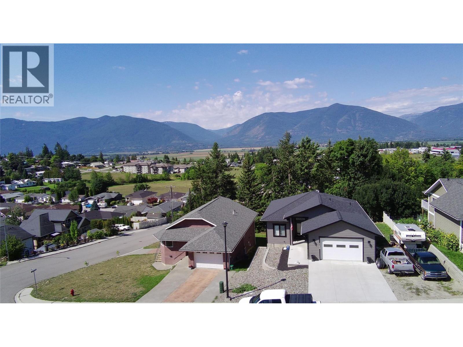 1108 12th Avenue N, Creston, British Columbia  V0B 1G6 - Photo 4 - 10359984