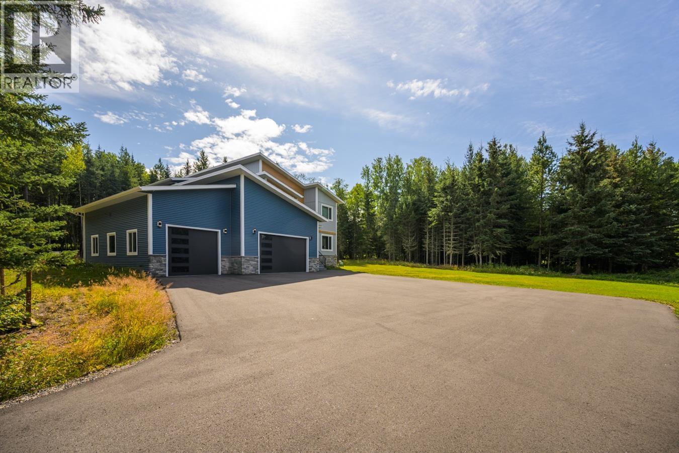 10044 Park Meadows Drive, Prince George, British Columbia  V2N 0H7 - Photo 2 - R3036113