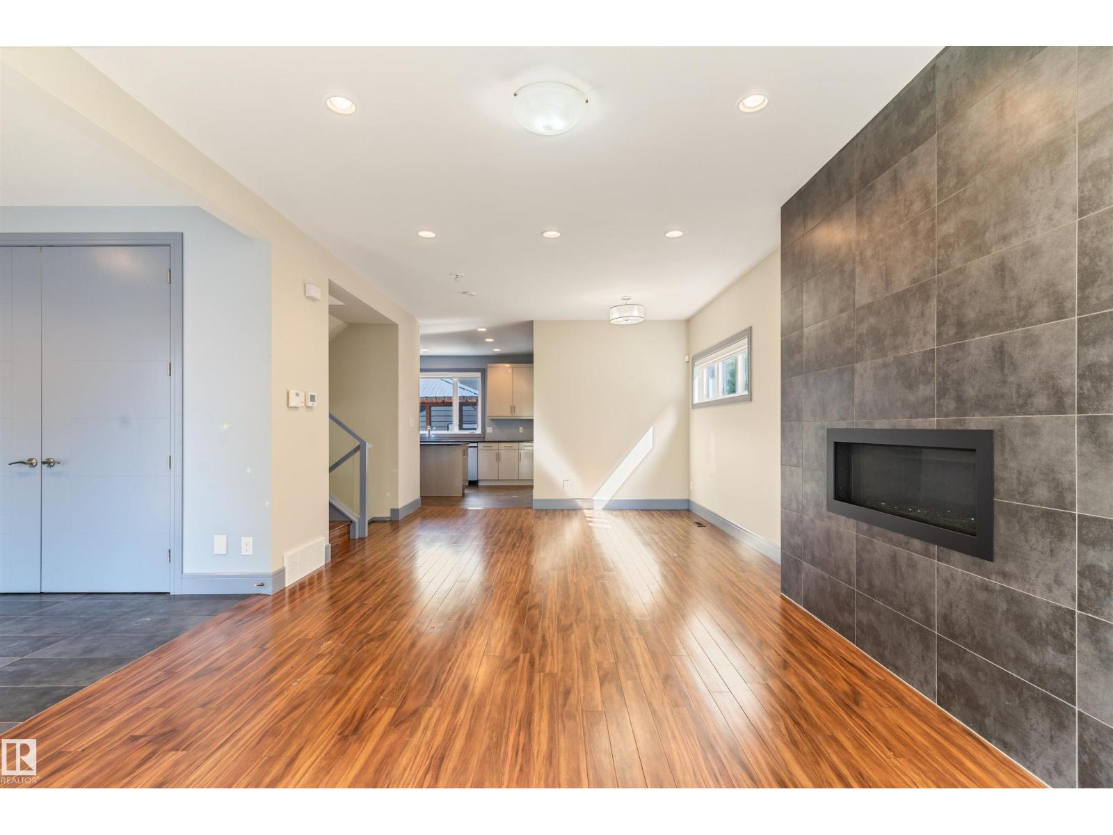 Property at 9533 101 Street NW image 2
