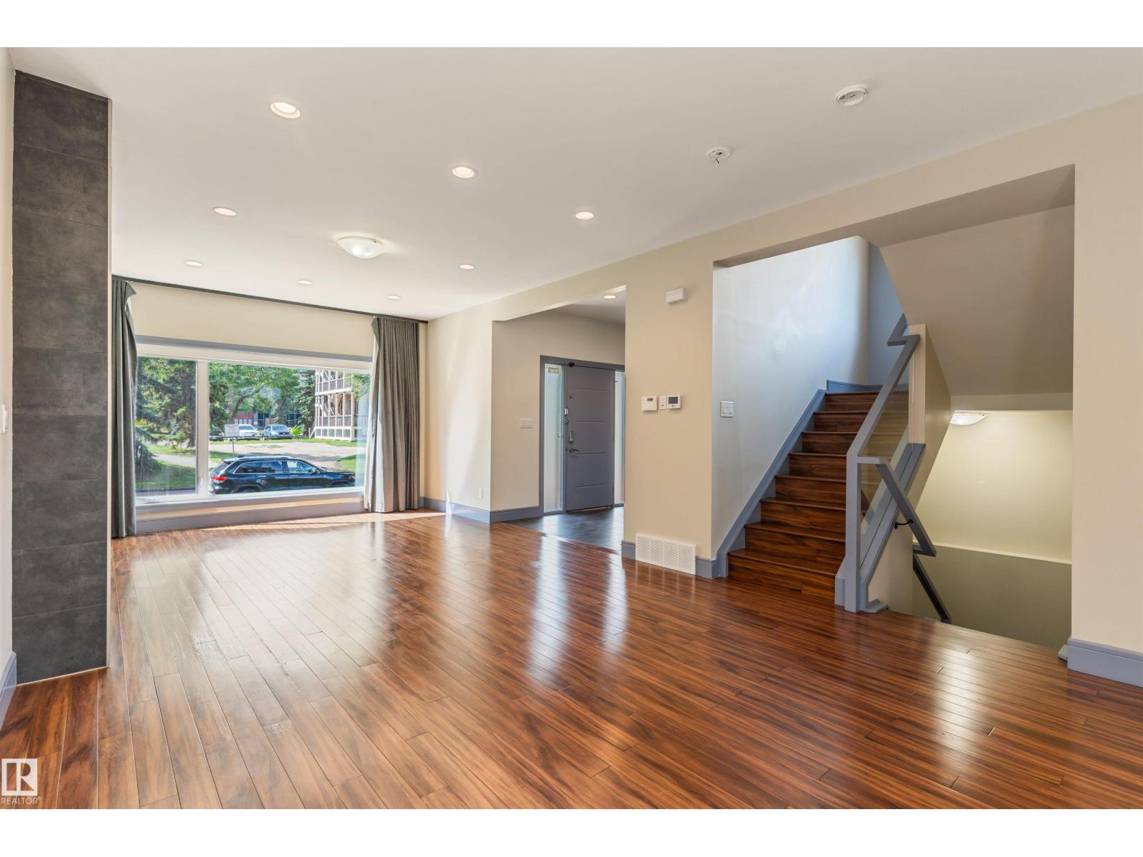 Property at 9533 101 Street NW image 4