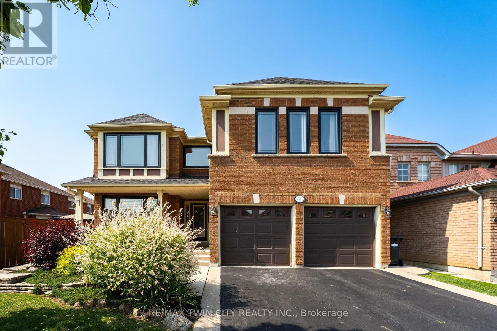 Property at 670 PETER ROBERTSON BOULEVARD image 1