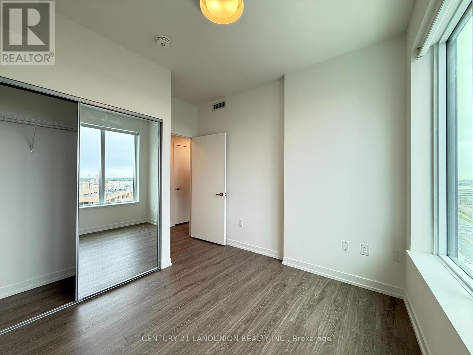 917 - 2485 Eglinton Avenue W, Mississauga, Ontario  L5M 2T1 - Photo 6 - W12356162