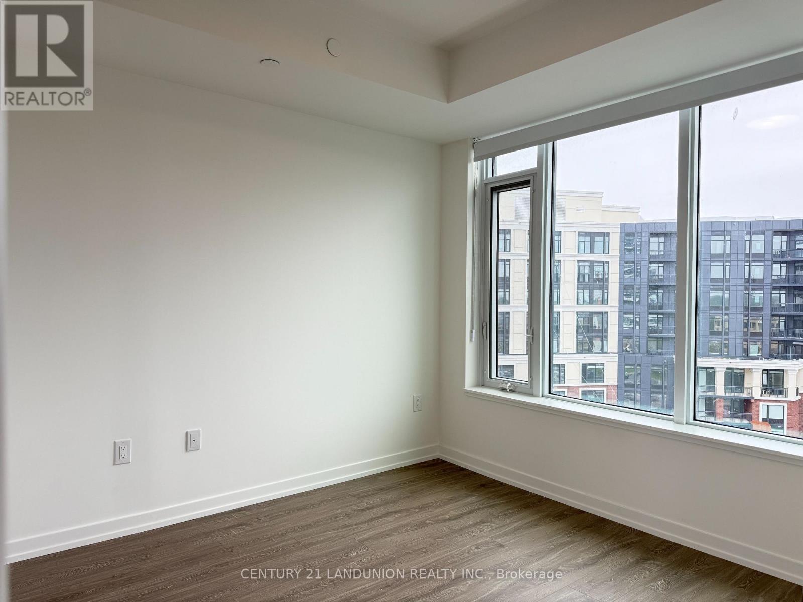 Property at 917 - 2485 EGLINTON AVENUE W image 4